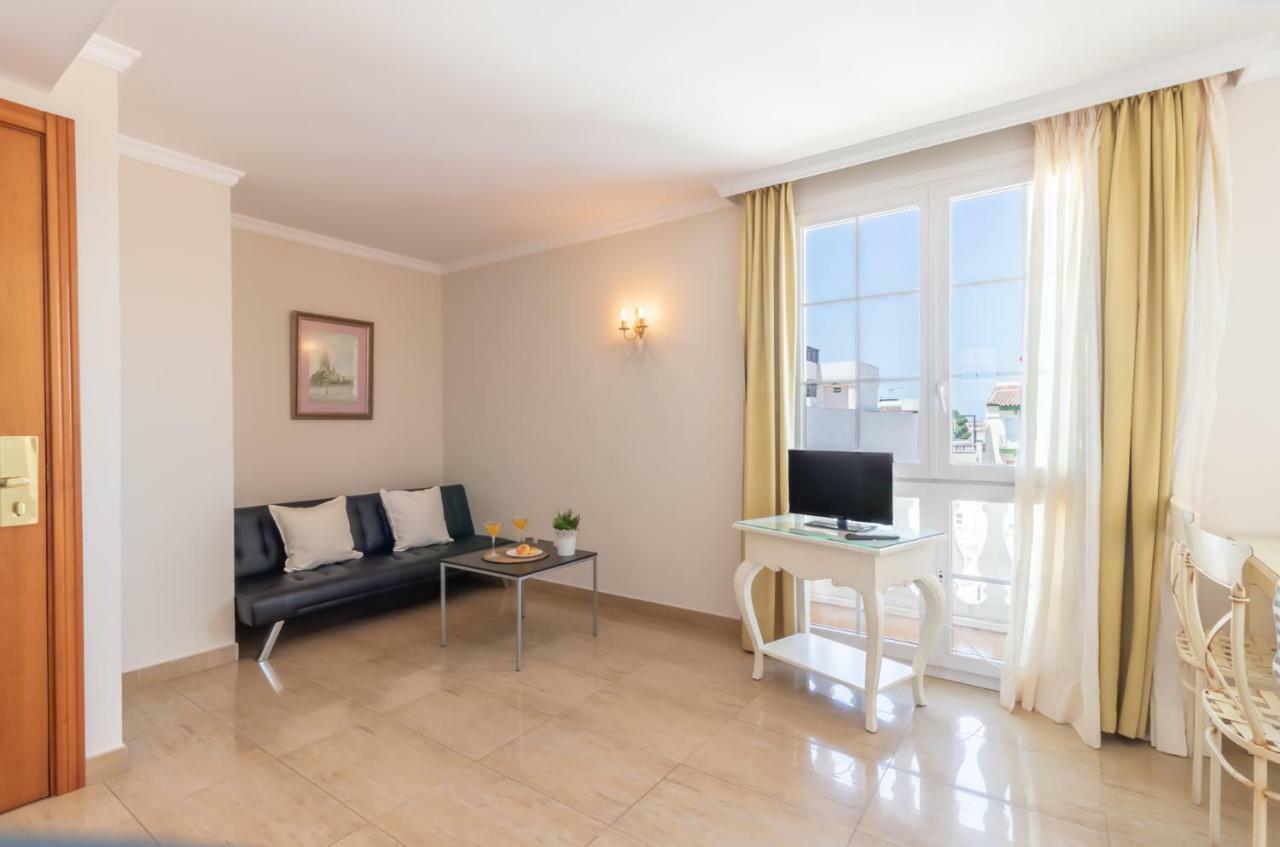 Apartaments Bt Vent De Garbi エンプリアブラバ エクステリア 写真