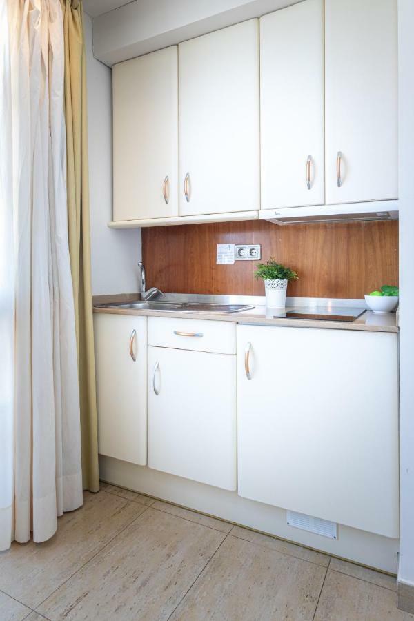Apartaments Bt Vent De Garbi エンプリアブラバ エクステリア 写真
