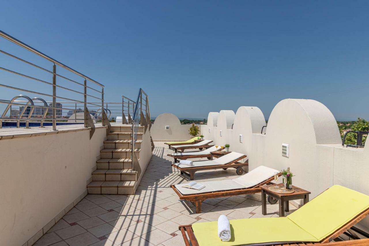 Apartaments Bt Vent De Garbi エンプリアブラバ エクステリア 写真