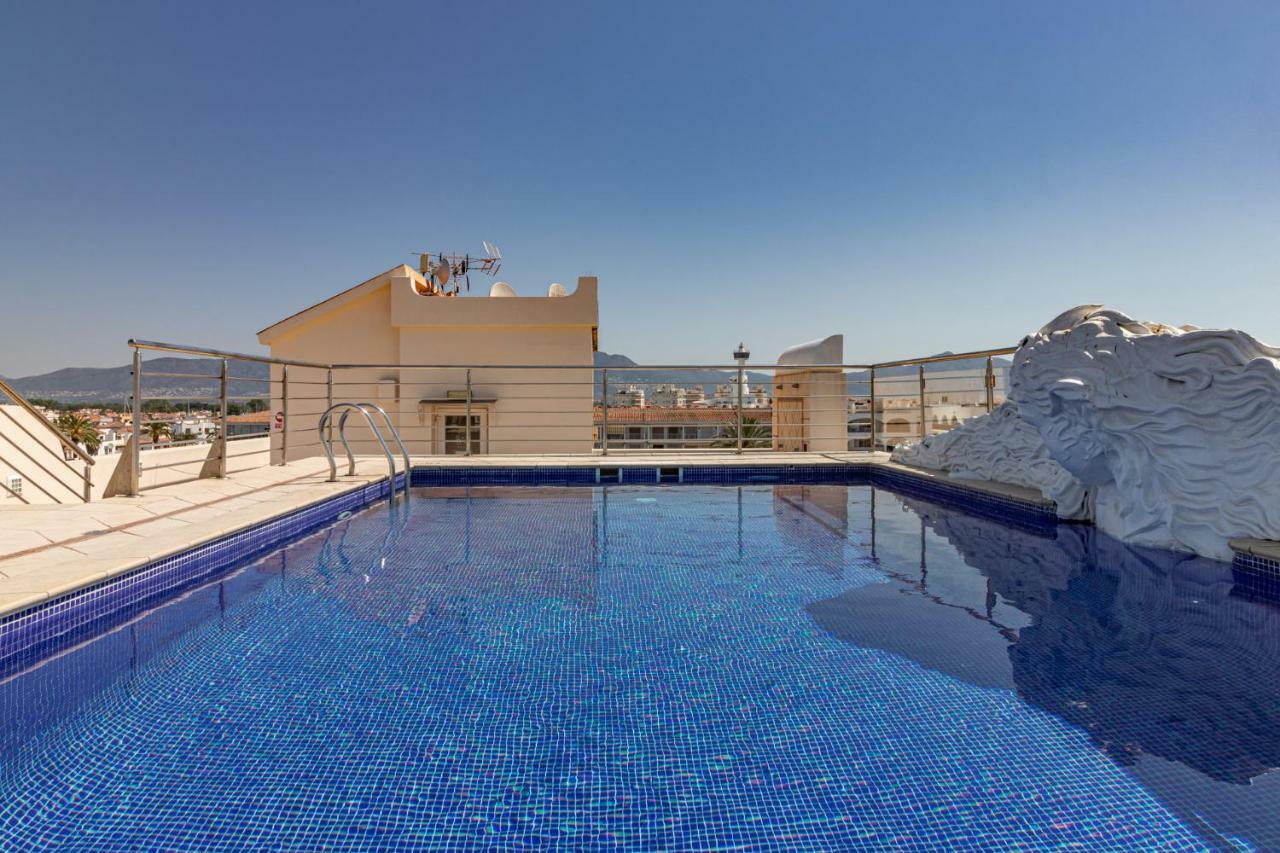 Apartaments Bt Vent De Garbi エンプリアブラバ エクステリア 写真