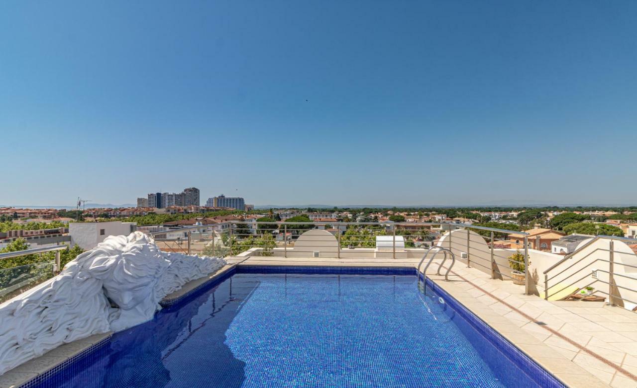 Apartaments Bt Vent De Garbi エンプリアブラバ エクステリア 写真