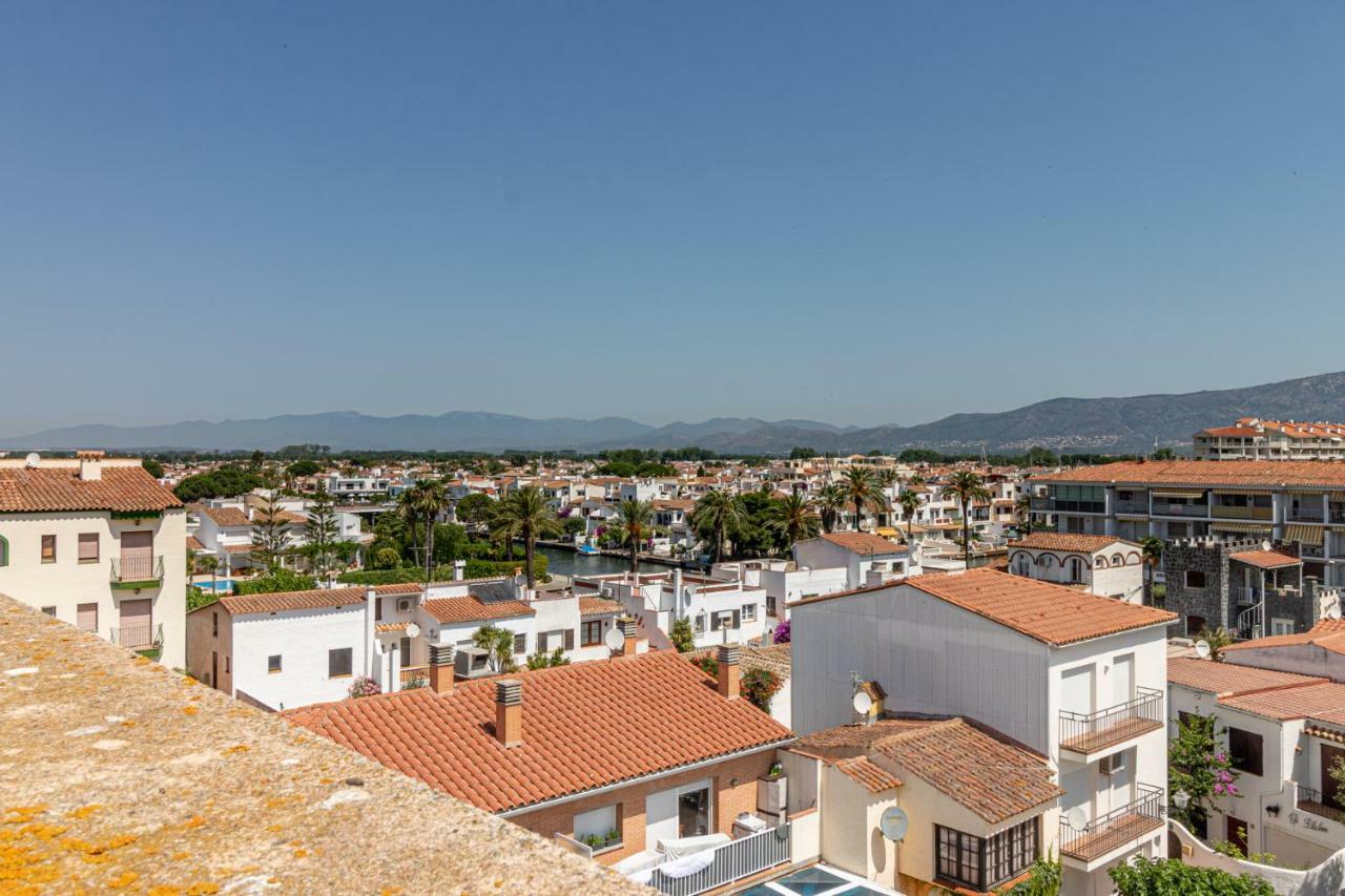 Apartaments Bt Vent De Garbi エンプリアブラバ エクステリア 写真