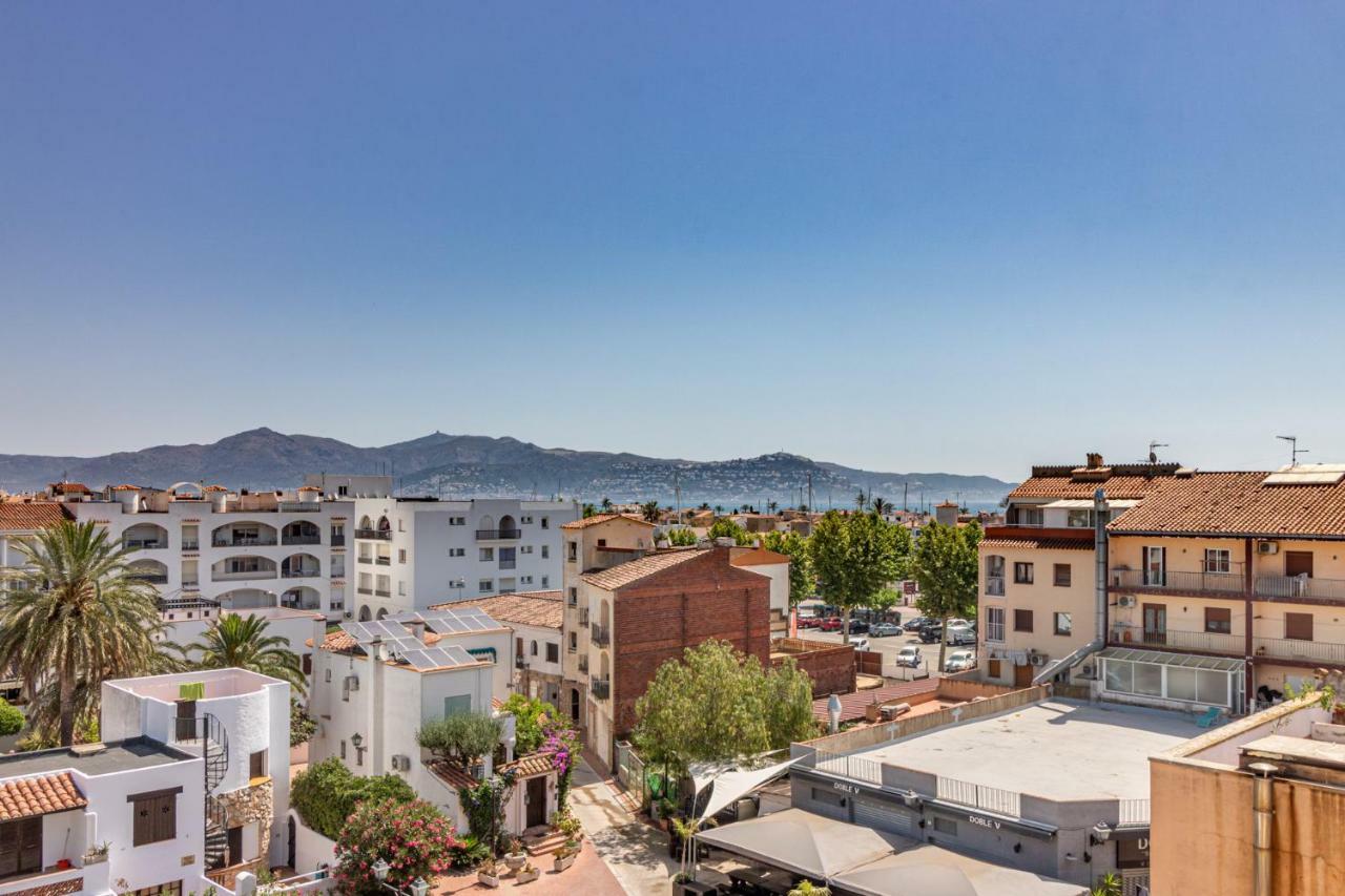 Apartaments Bt Vent De Garbi エンプリアブラバ エクステリア 写真